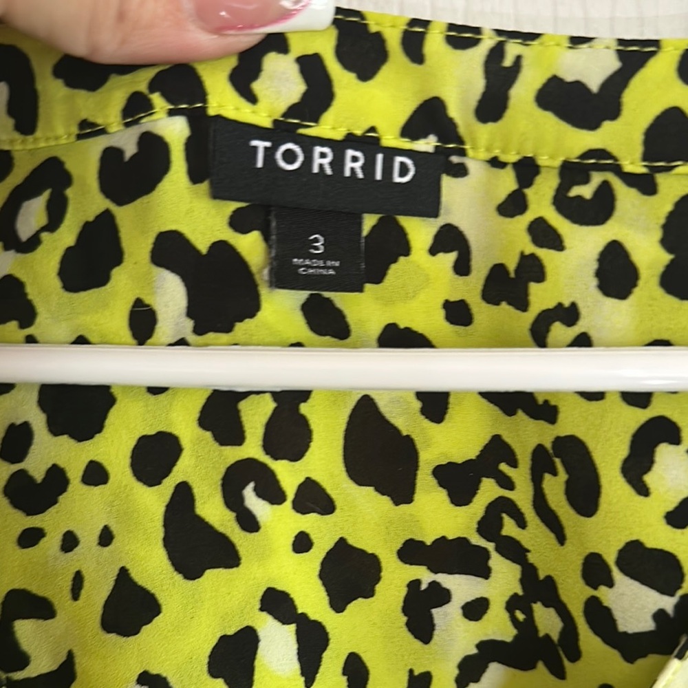 Leopard Print Women's Top - Picture 2 of 4